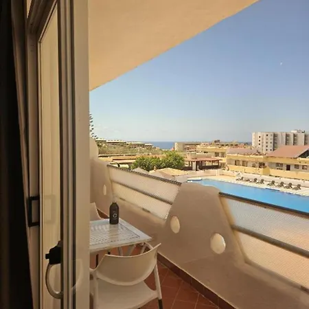 Con Vistas Al Mar Y Piscina En * Playa Paraiso (Tenerife)