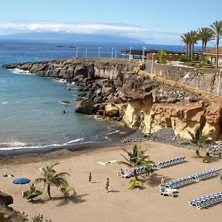 Con Vistas Al Mar Y Piscina En アパートホテル *